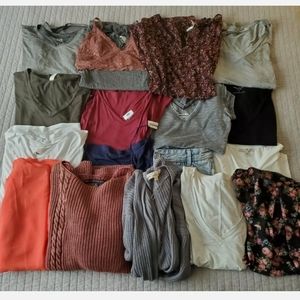 Lot of Women's Clothing 18 Pieces